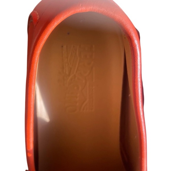 SALVATORE FERRAGAMO ORANGE RUBBER LEATHER LOAFER - Picture 4 of 5
